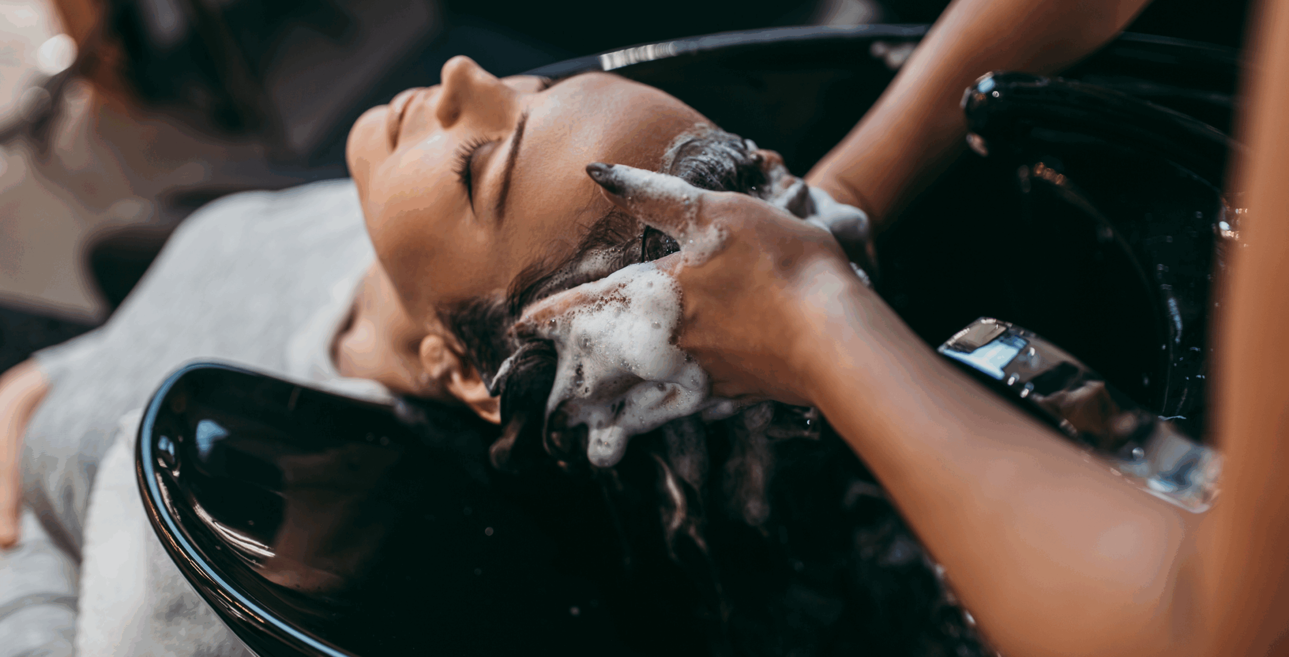 Association OnesmileOnechildren - Arrondi solidaire sur les TPE des salons de coiffure partenaires où chaque client peut arrondir le montant de sa facture au profit de One Smile One Children