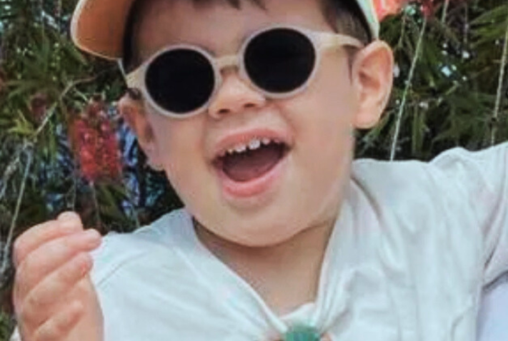 Association OnesmileOnechildren - Achat de matériel médical pour Eliott atteint de l'atrophie du cervelet